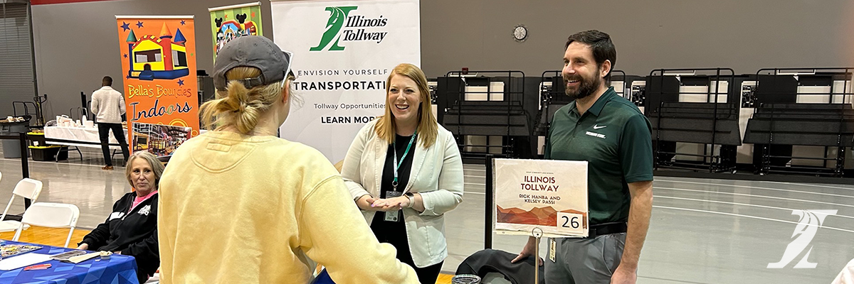 Illinois Tollway staff encourage high school students to pursue careers in transportation industry 